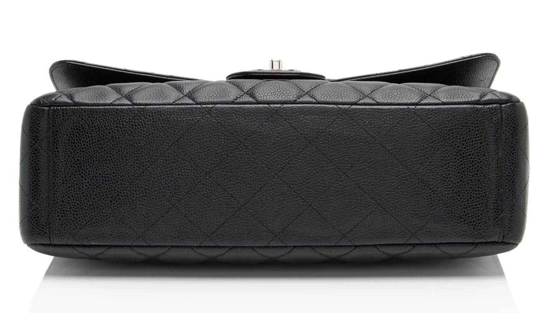 Refurbished Chanel Caviar Leather Classic Maxi Single Flap Bag - Reebelo Nederland