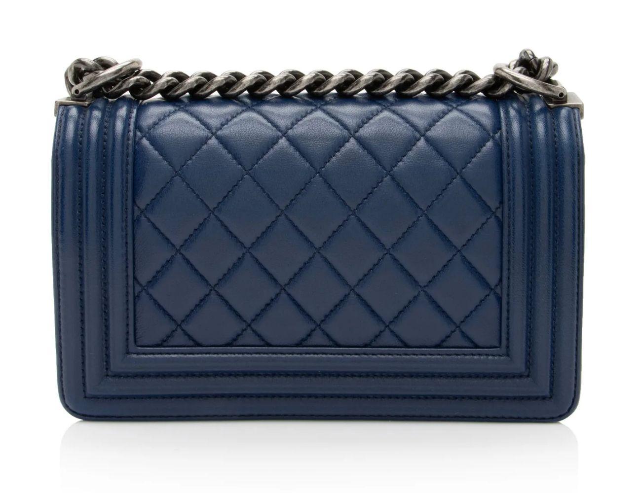 Refurbished Chanel Lambskin Small Boy Bag - Reebelo Nederland