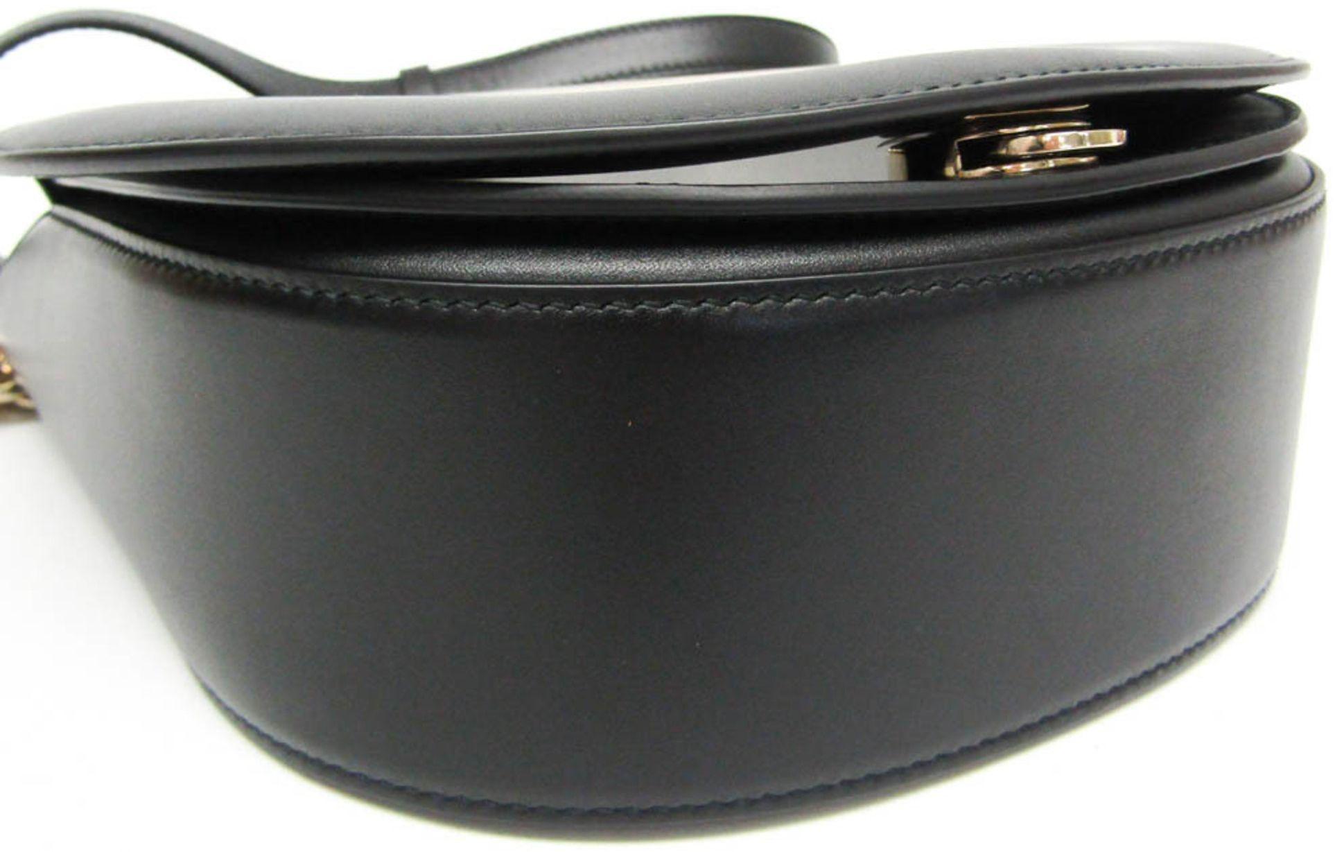 Refurbished Salvatore Ferragamo Gancini Leather Handbag Shoulder Bag - Reebelo Nederland